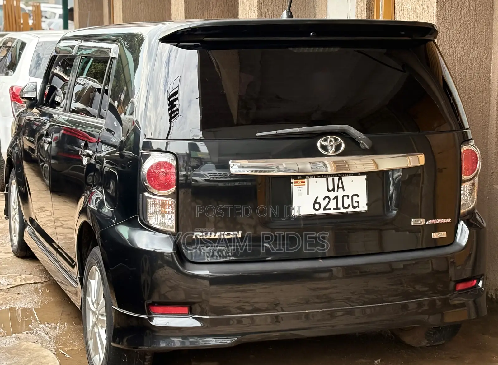Toyota Corolla Rumion Hatchback 1.5 FWD 2010 Black