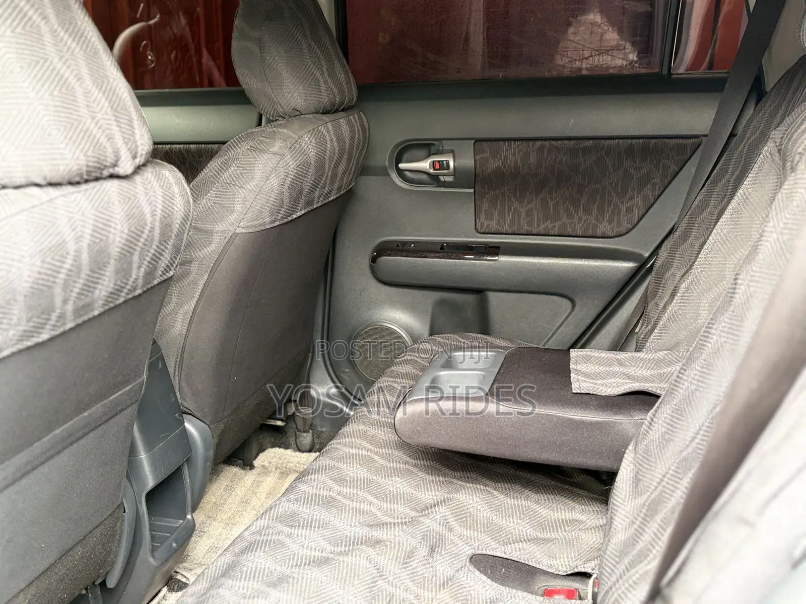Toyota Corolla Rumion Hatchback 1.5 FWD 2010 Black