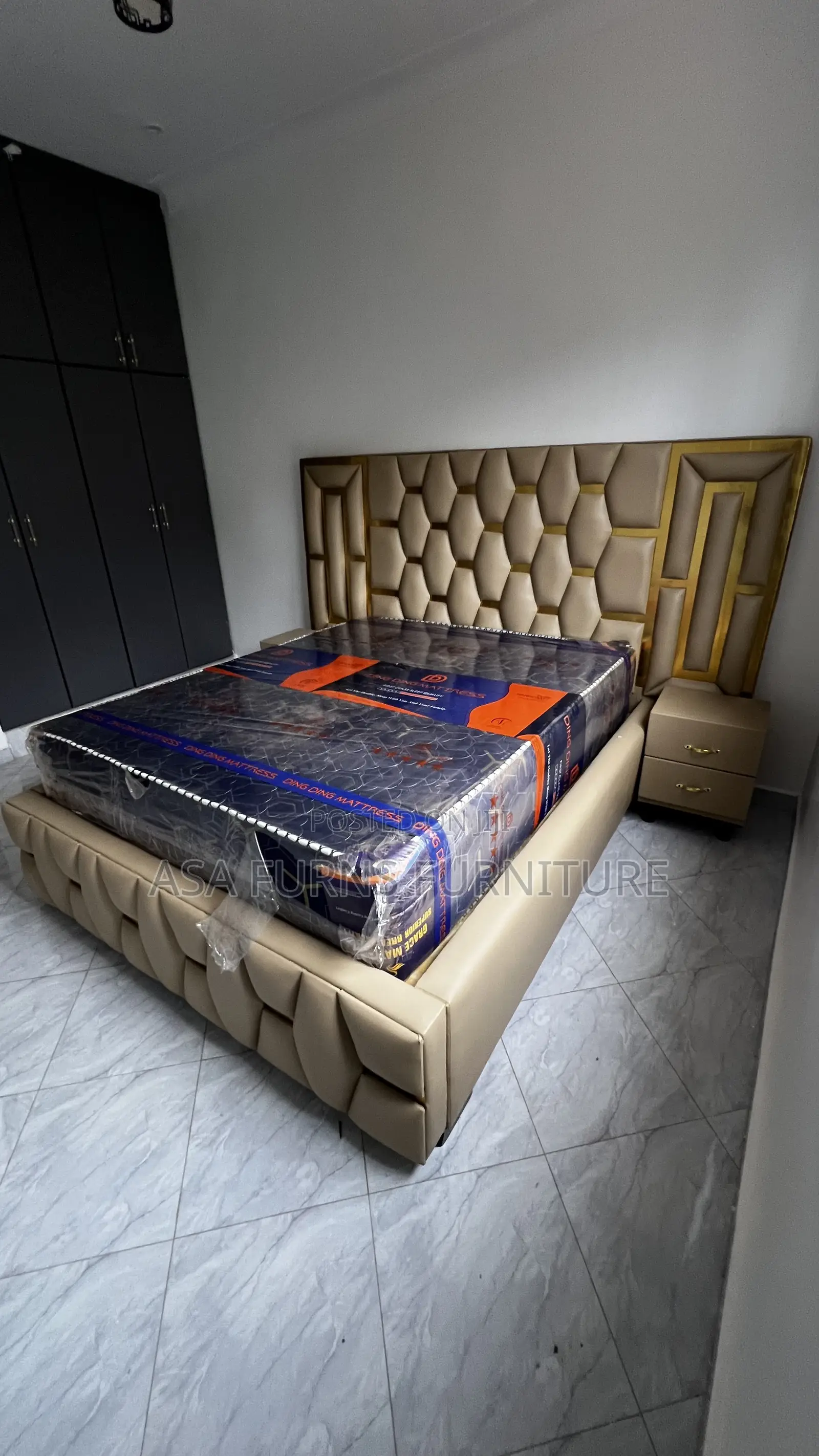 5by6 Bed and Its Bedside
