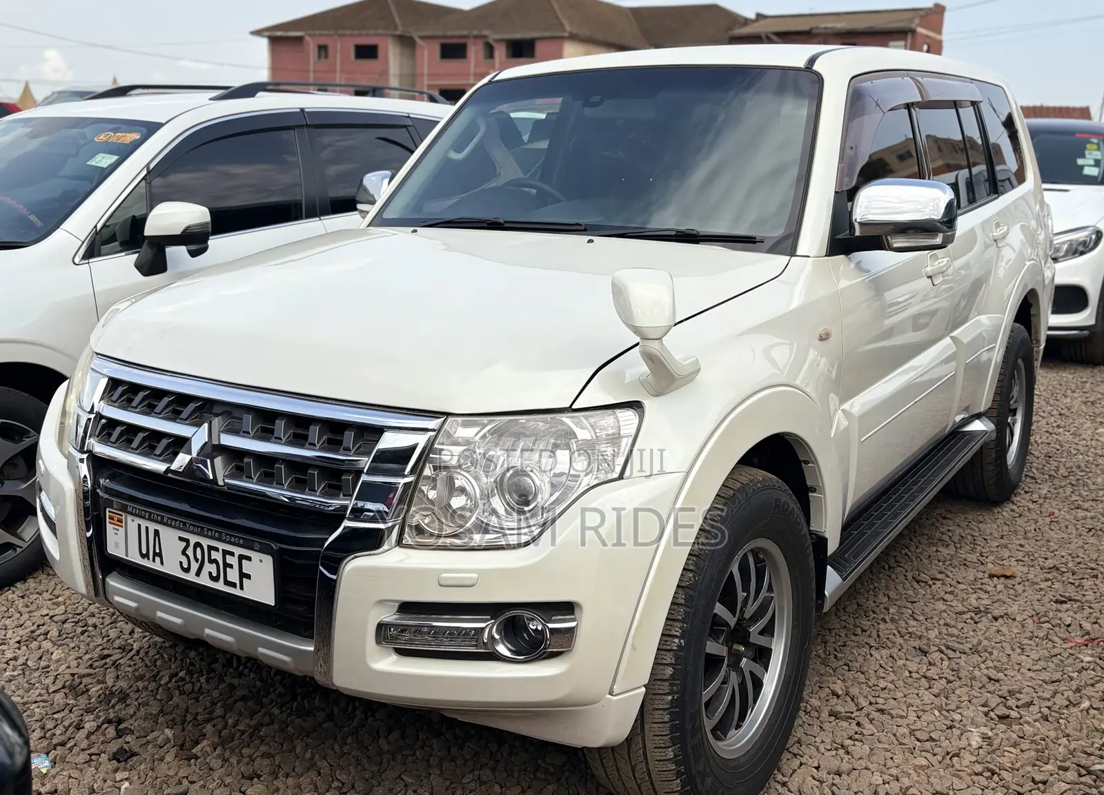 Mitsubishi Pajero 3.2 Di-Dc GLS 2011 White