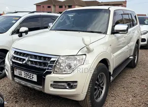 Mitsubishi Pajero 3.2 Di-Dc GLS 2011 White