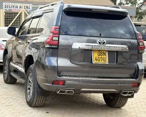 Toyota Land Cruiser Prado 3.0 D-4D (190 Hp) 7 seats 2015 Gray