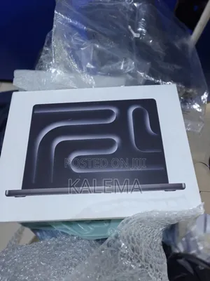 New Laptop Apple MacBook Pro 2024 M4 16GB Apple M5 SSD 512GB