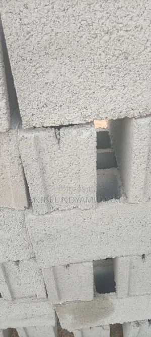 High Quality 6 - Inch Hollow Blocks (Free Delivery With in Kampala)