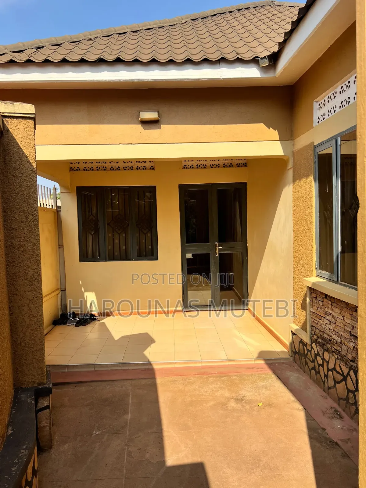 Furnished 3bdrm House in 3 Bedroom Ganda, Division A for sale