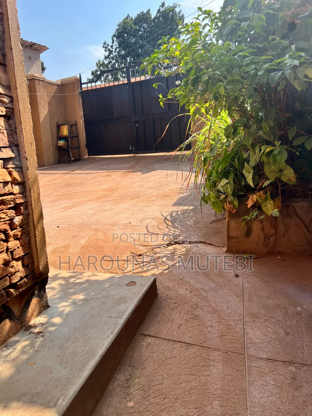 Furnished 3bdrm House in 3 Bedroom Ganda, Division A for sale