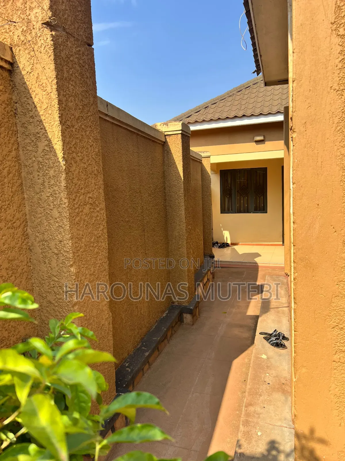 Furnished 3bdrm House in 3 Bedroom Ganda, Division A for sale
