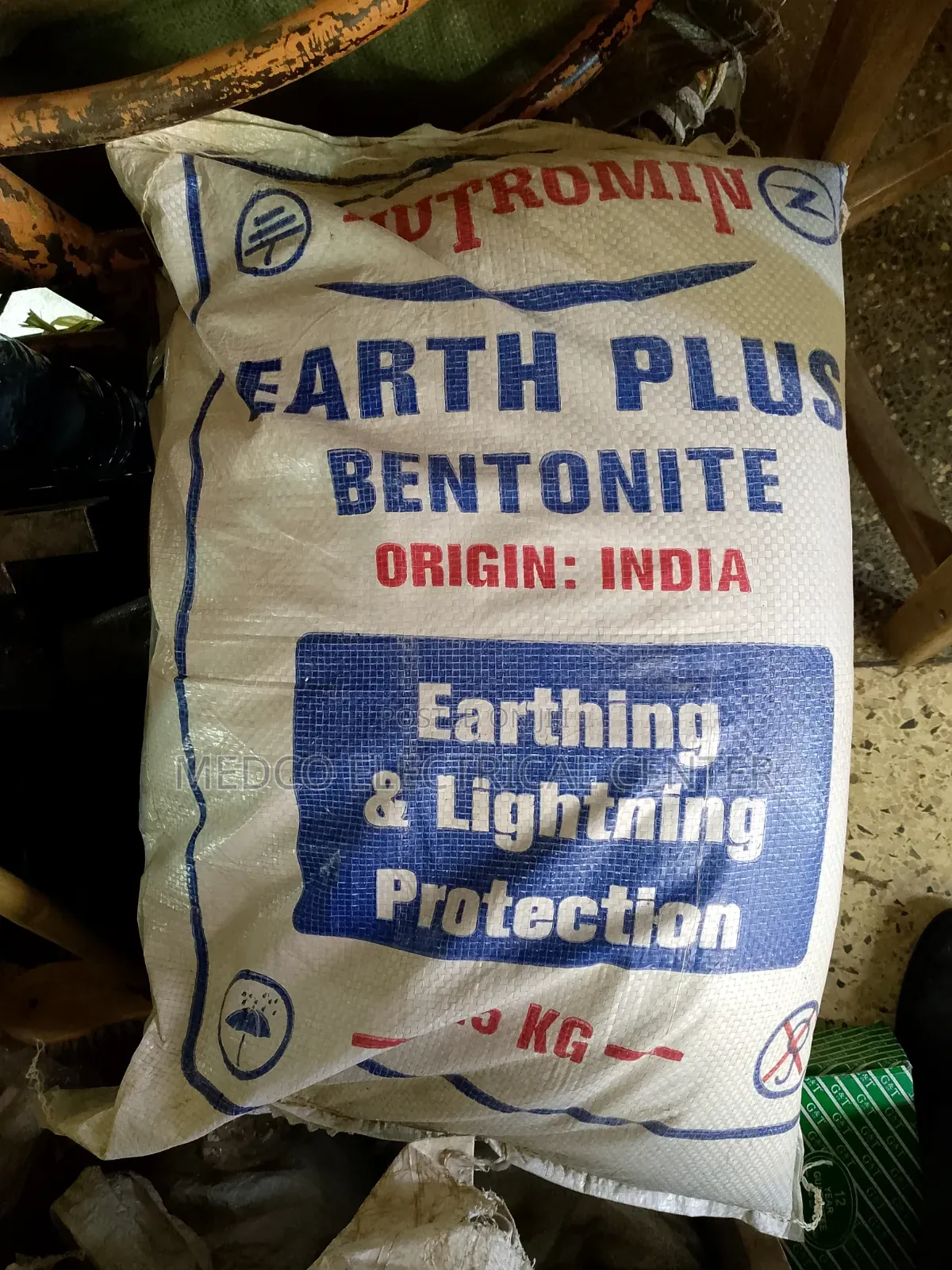 Bentonite Earth Salt