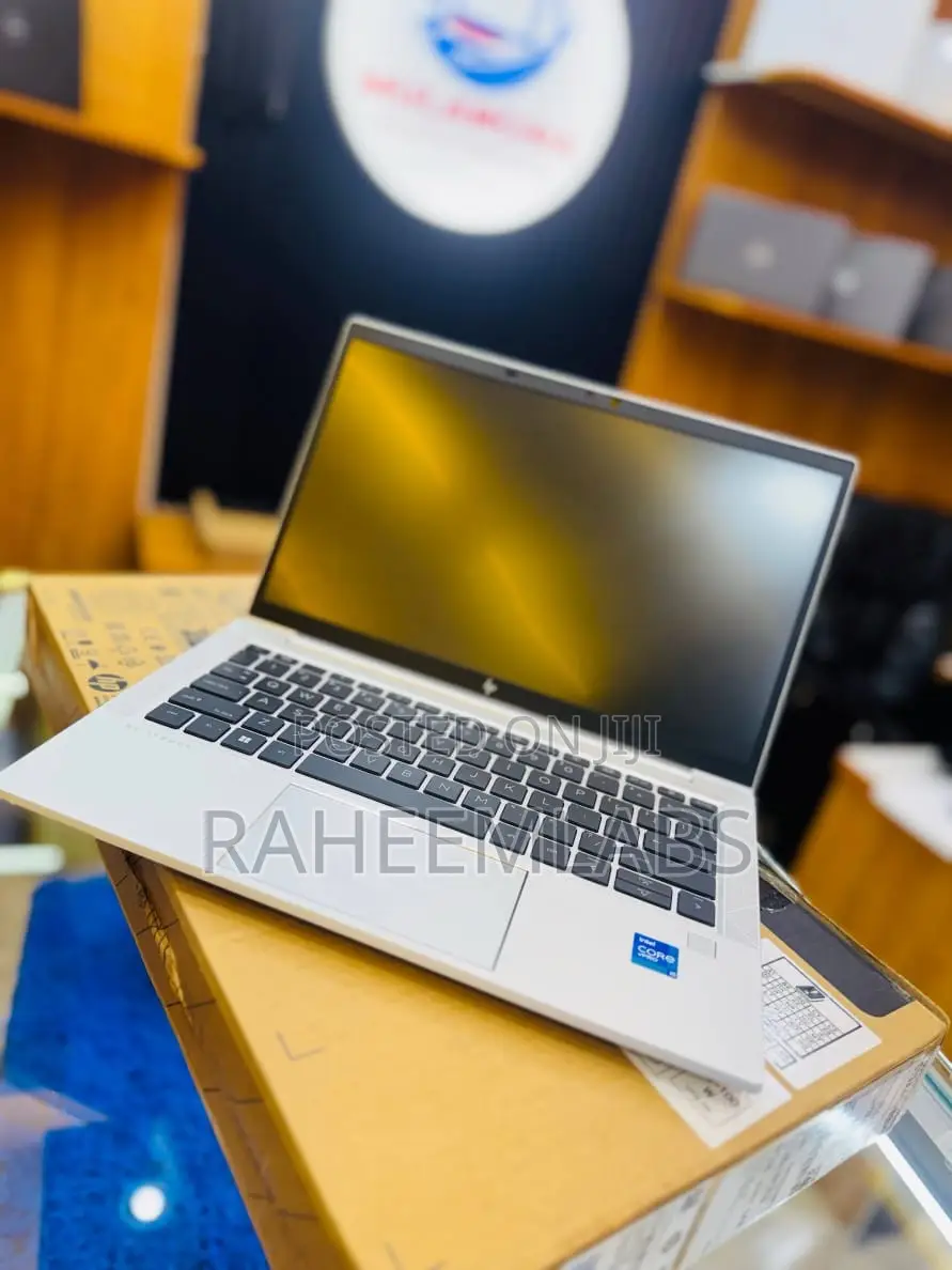 New Laptop HP EliteBook 830 G8 8GB Intel Core i5 SSD 256GB