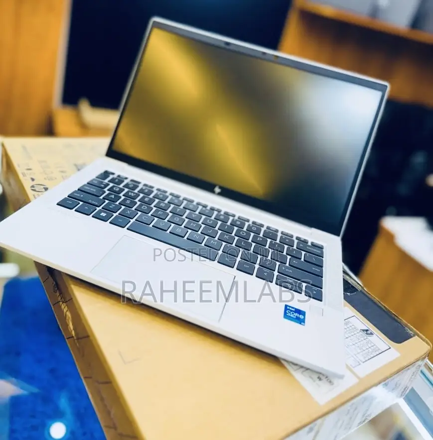 New Laptop HP EliteBook 830 G8 8GB Intel Core i5 SSD 256GB
