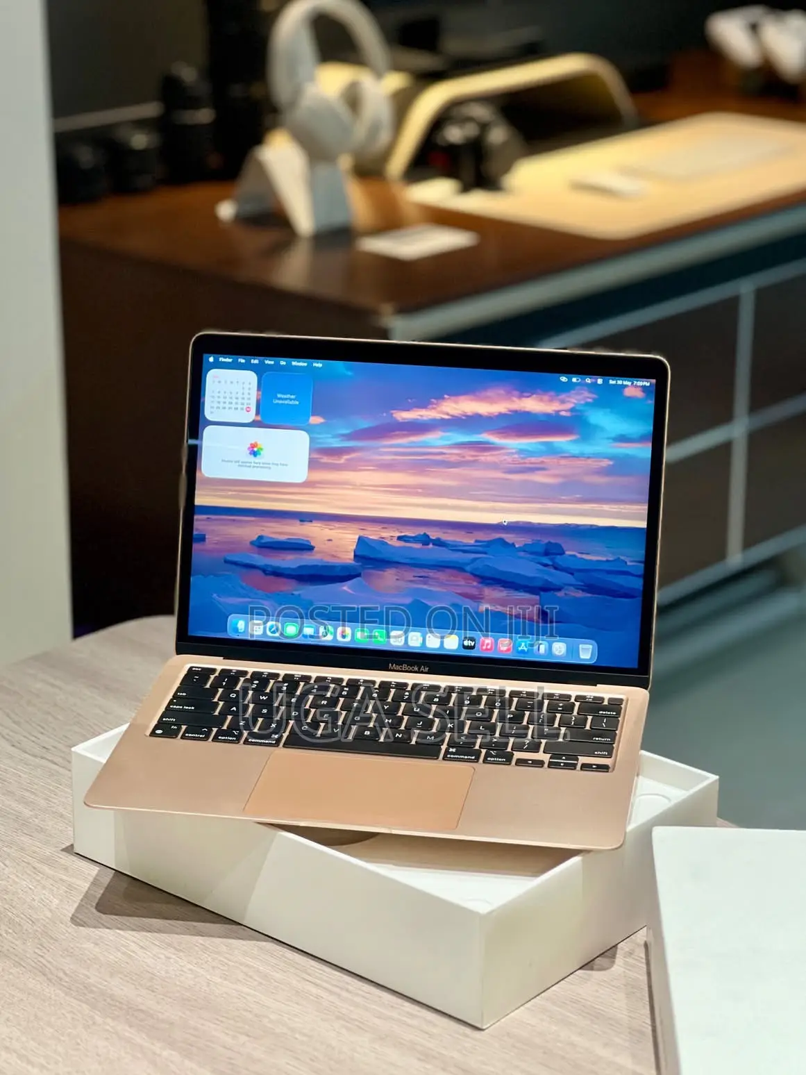 New Laptop Apple MacBook Air 2020 8GB Intel Core i3 SSD 256GB