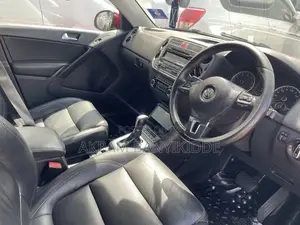Volkswagen Tiguan 2012 Maroon