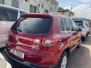 Volkswagen Tiguan 2012 Maroon