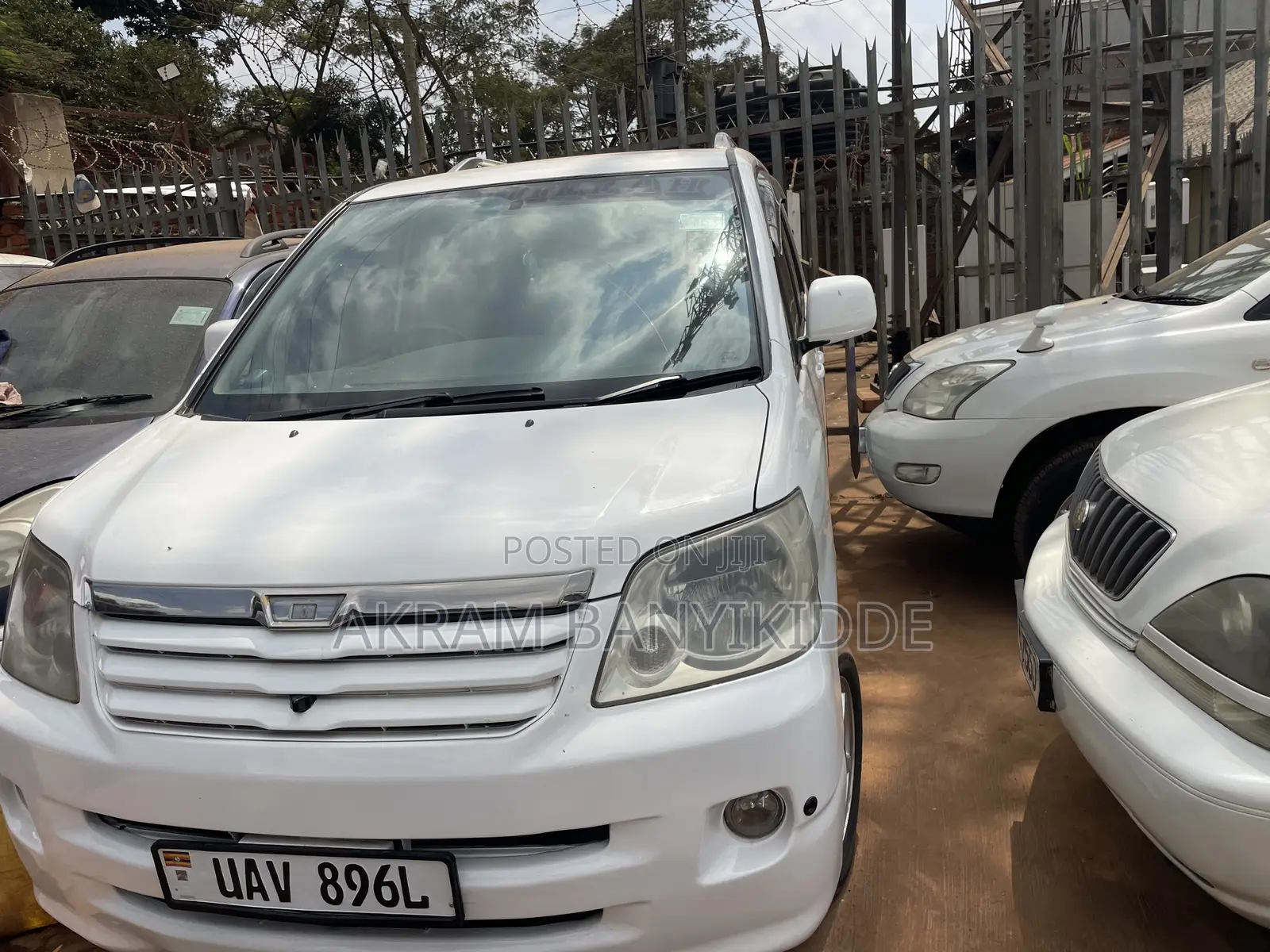 Toyota Noah 2003 White