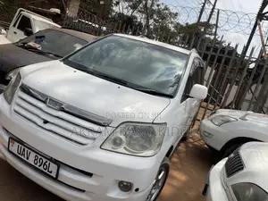 Toyota Noah 2003 White