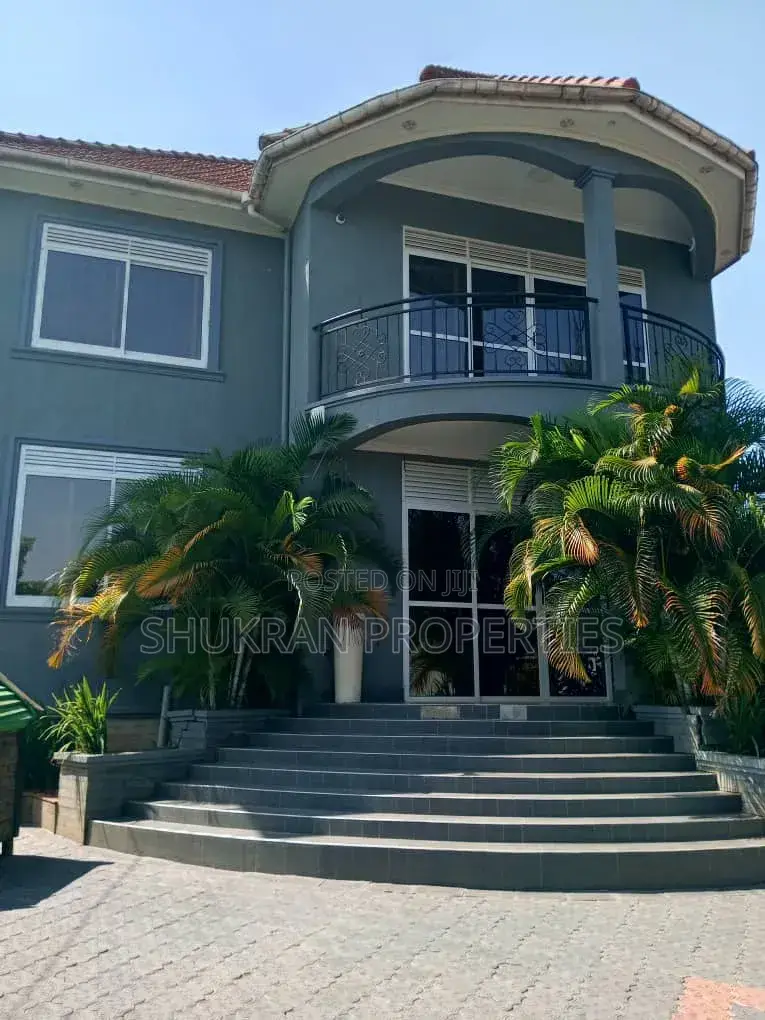 5bdrm House in Zion Estate, Central Division for sale