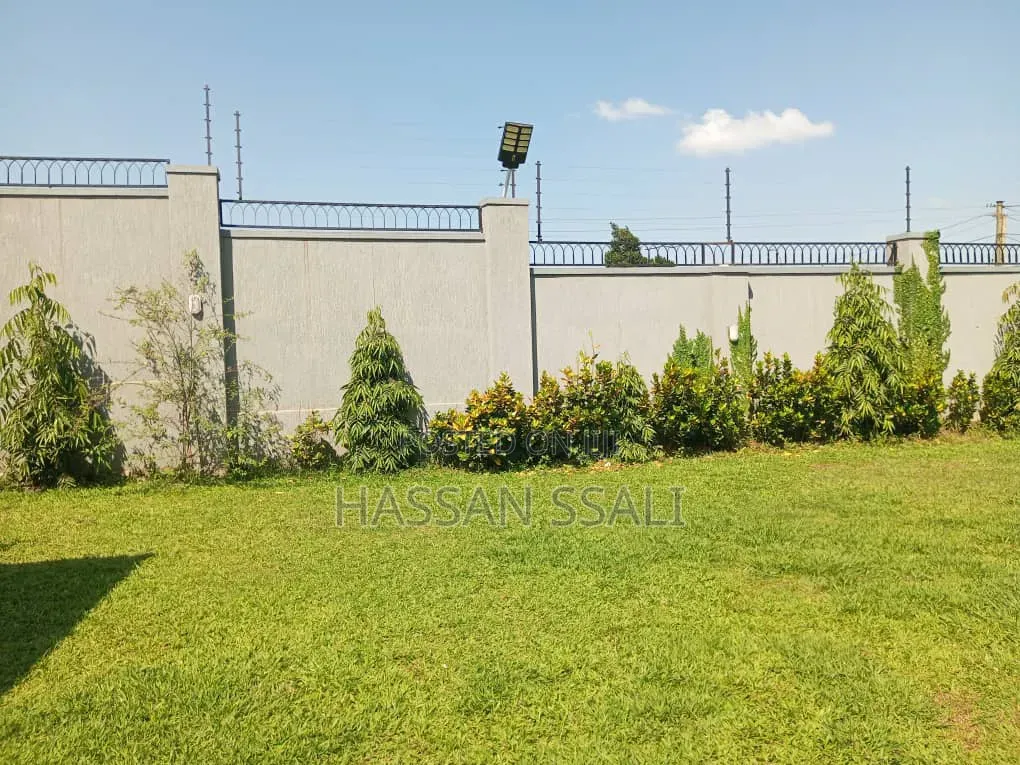 5bdrm House in Zion Estate, Central Division for sale