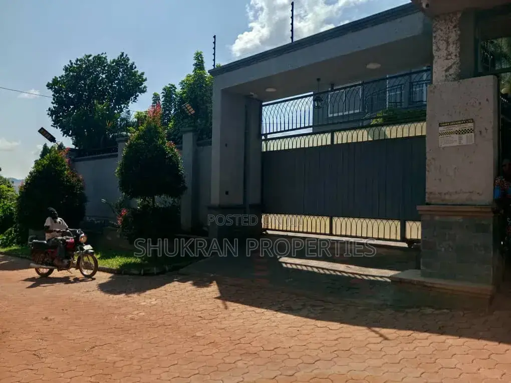 5bdrm House in Zion Estate, Central Division for sale