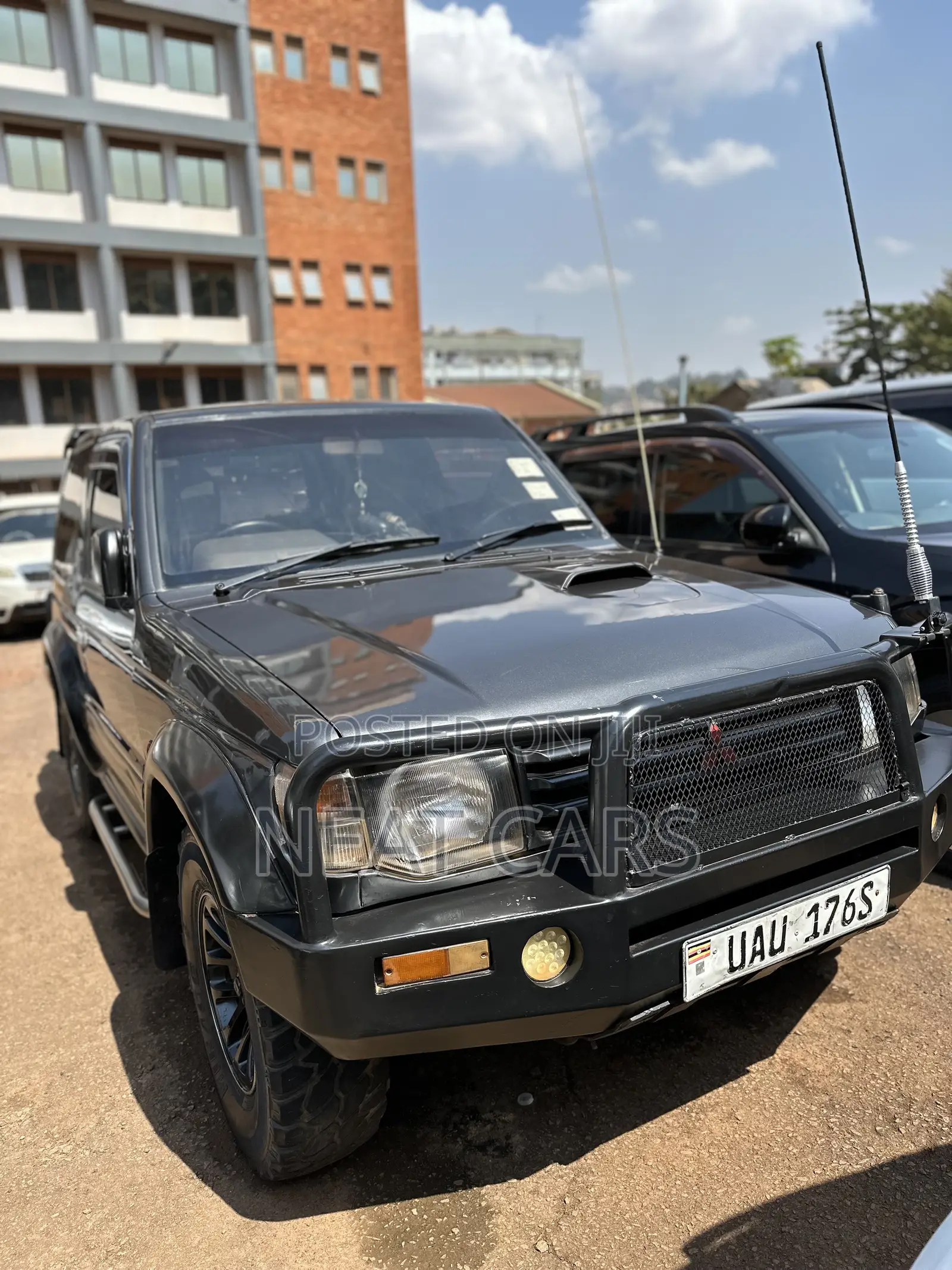 Mitsubishi Pajero Sport 2000 Black