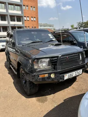Mitsubishi Pajero Sport 2000 Black