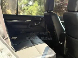 Mitsubishi Pajero 3.2 Di-Dc GLS 2012 Silver