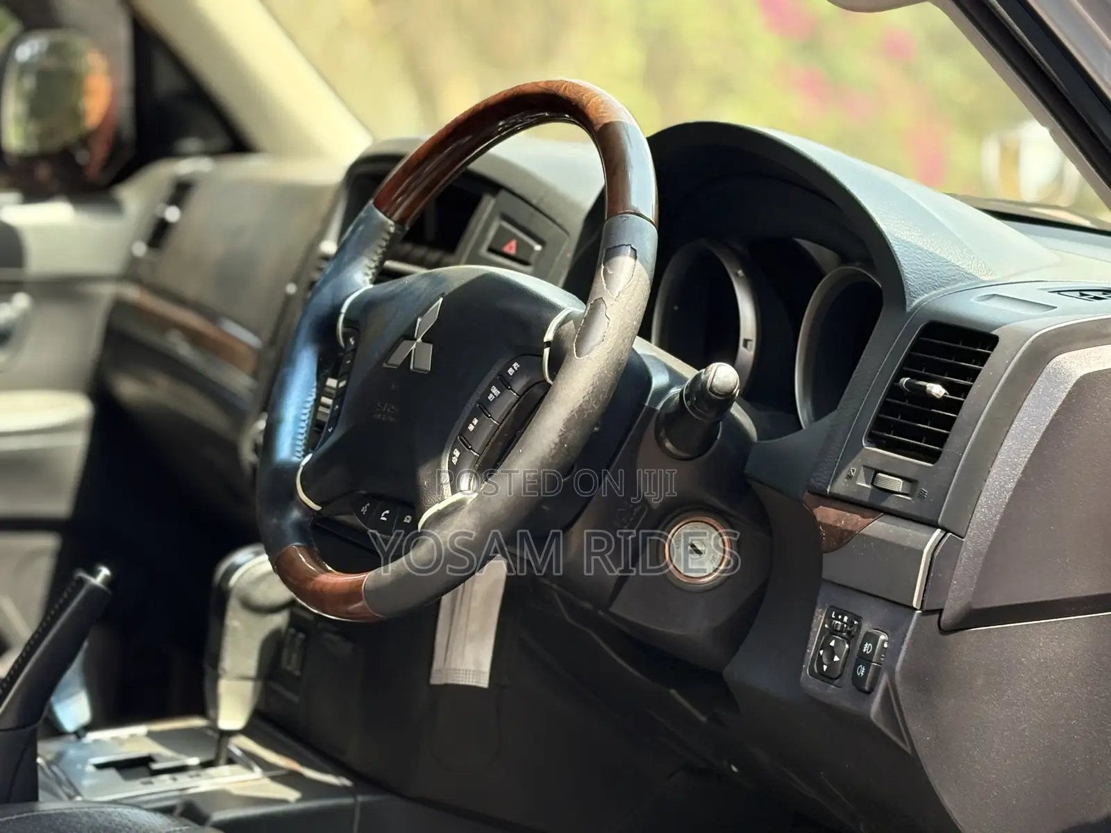 Mitsubishi Pajero 3.2 Di-Dc GLS 2012 Silver