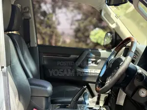 Mitsubishi Pajero 3.2 Di-Dc GLS 2012 Silver
