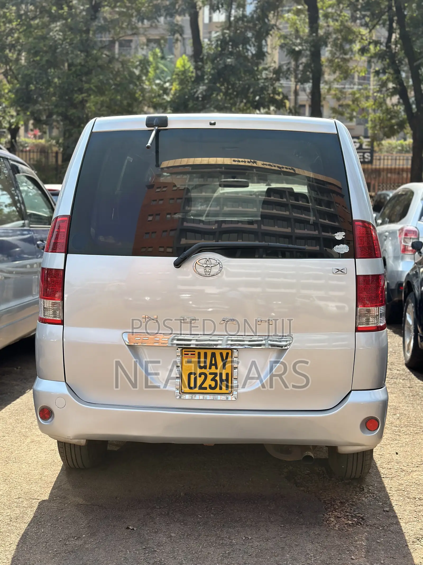 Toyota Noah 2006 Silver
