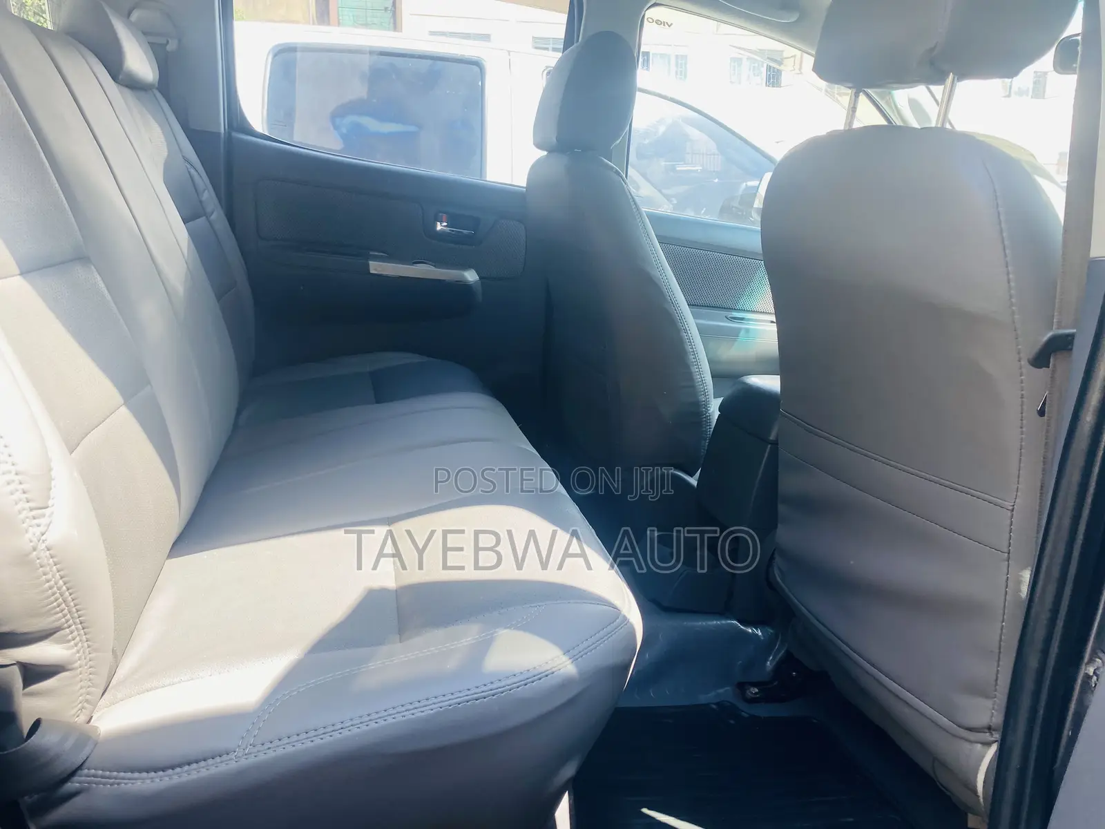 Toyota Hilux 2012 Gray