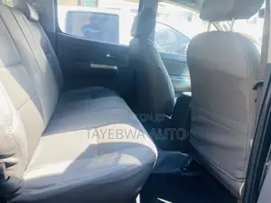 Toyota Hilux 2012 Gray