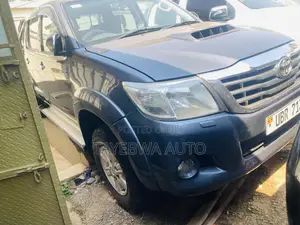 Toyota Hilux 2012 Gray