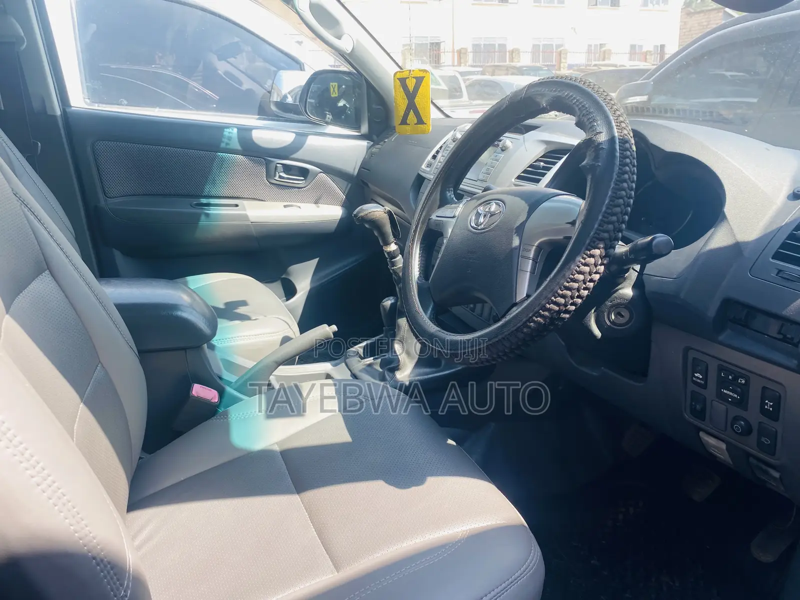 Toyota Hilux 2012 Gray