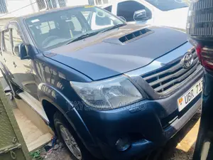 Toyota Hilux 2012 Gray