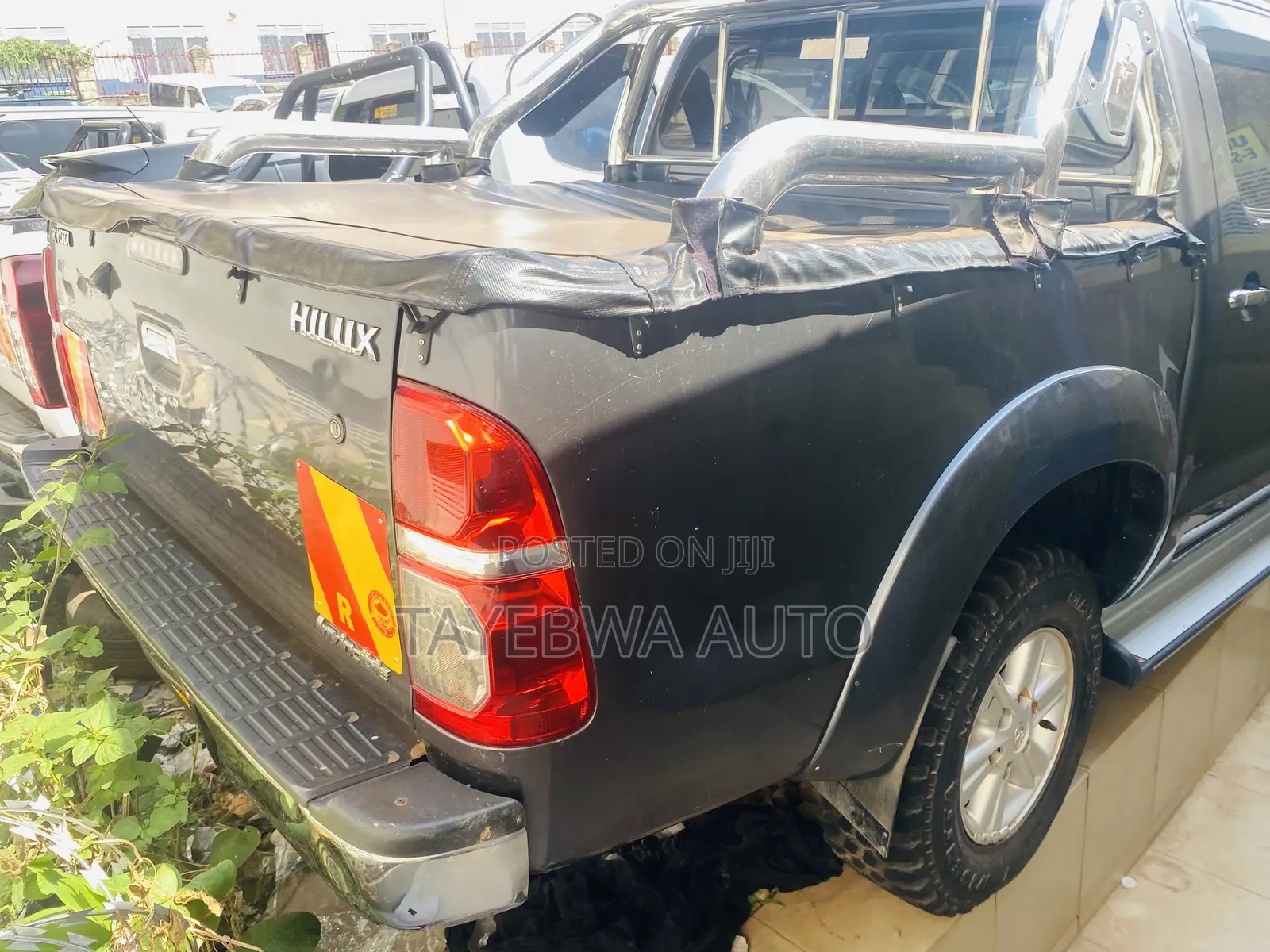 Toyota Hilux 2012 Gray