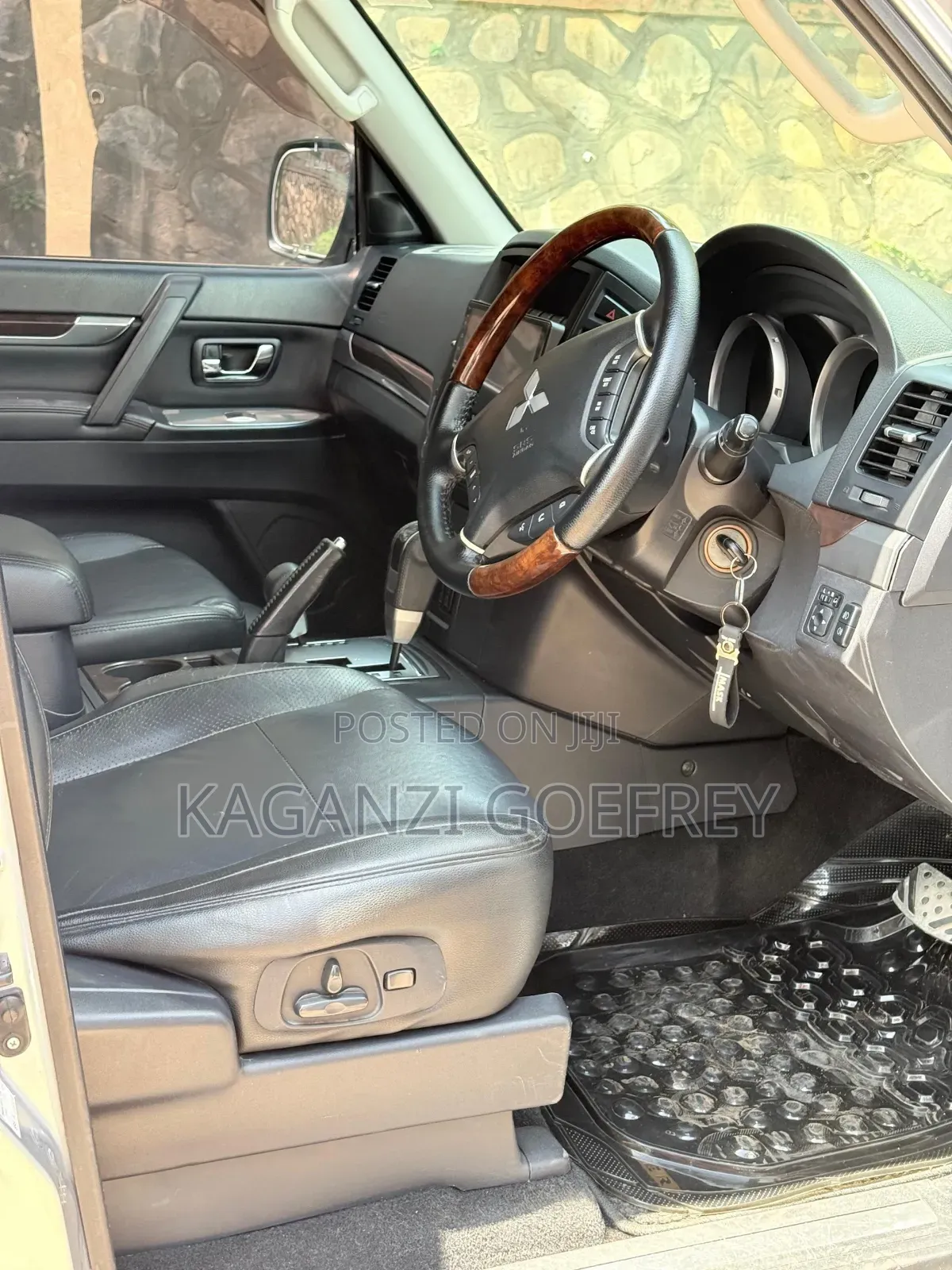 Mitsubishi Pajero 2011 Silver