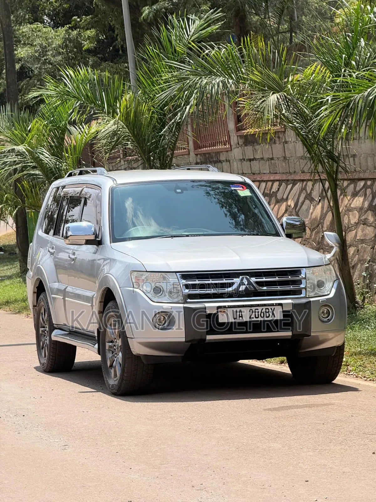 Mitsubishi Pajero 2011 Silver