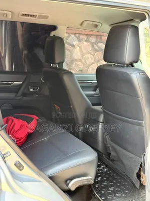 Mitsubishi Pajero 2011 Silver