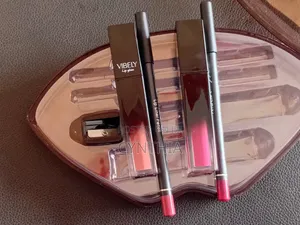 Non Drying Lip Liner and Lipstick Set