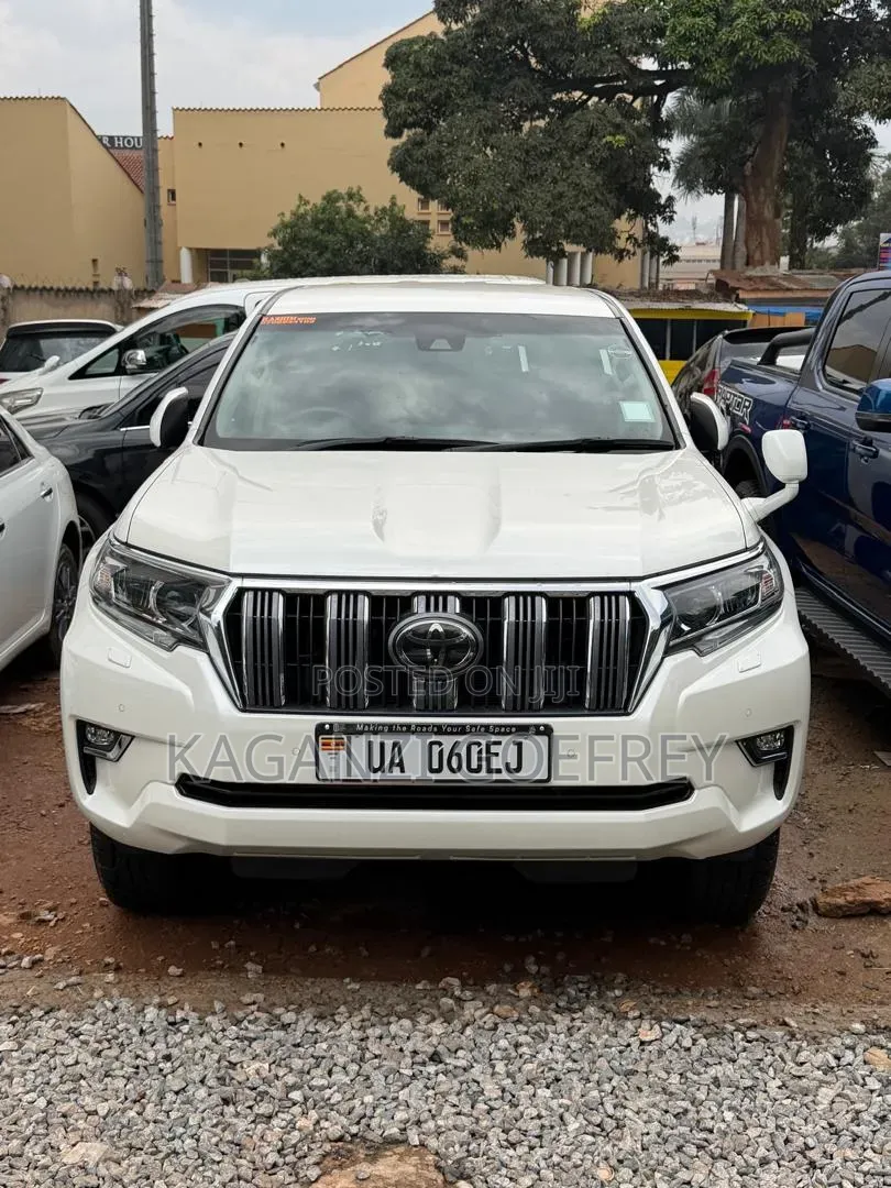Toyota Land Cruiser Prado 2018 White