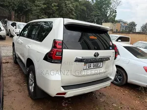 Toyota Land Cruiser Prado 2018 White