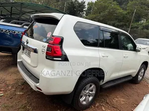 Toyota Land Cruiser Prado 2018 White