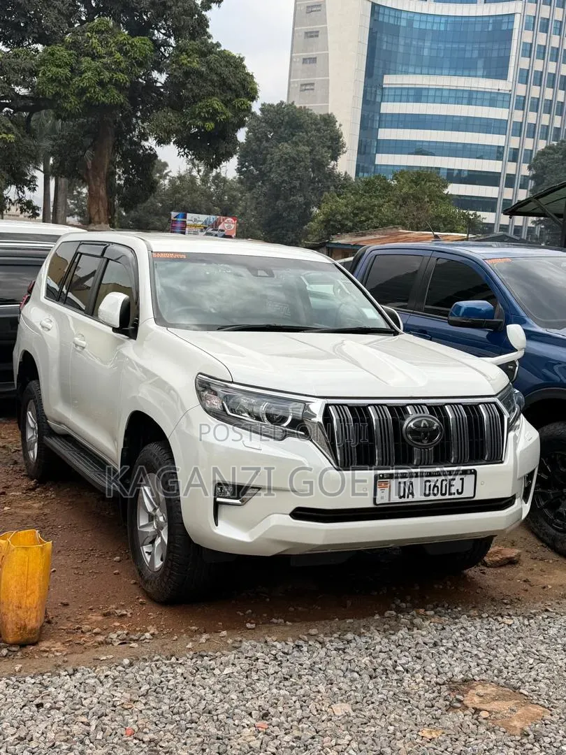 Toyota Land Cruiser Prado 2018 White