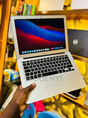 Laptop Apple MacBook Pro 2017 8GB Intel Core i5 SSD 256GB