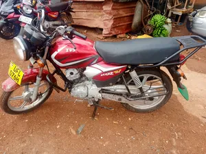 TVS HLX 125 2023 Red