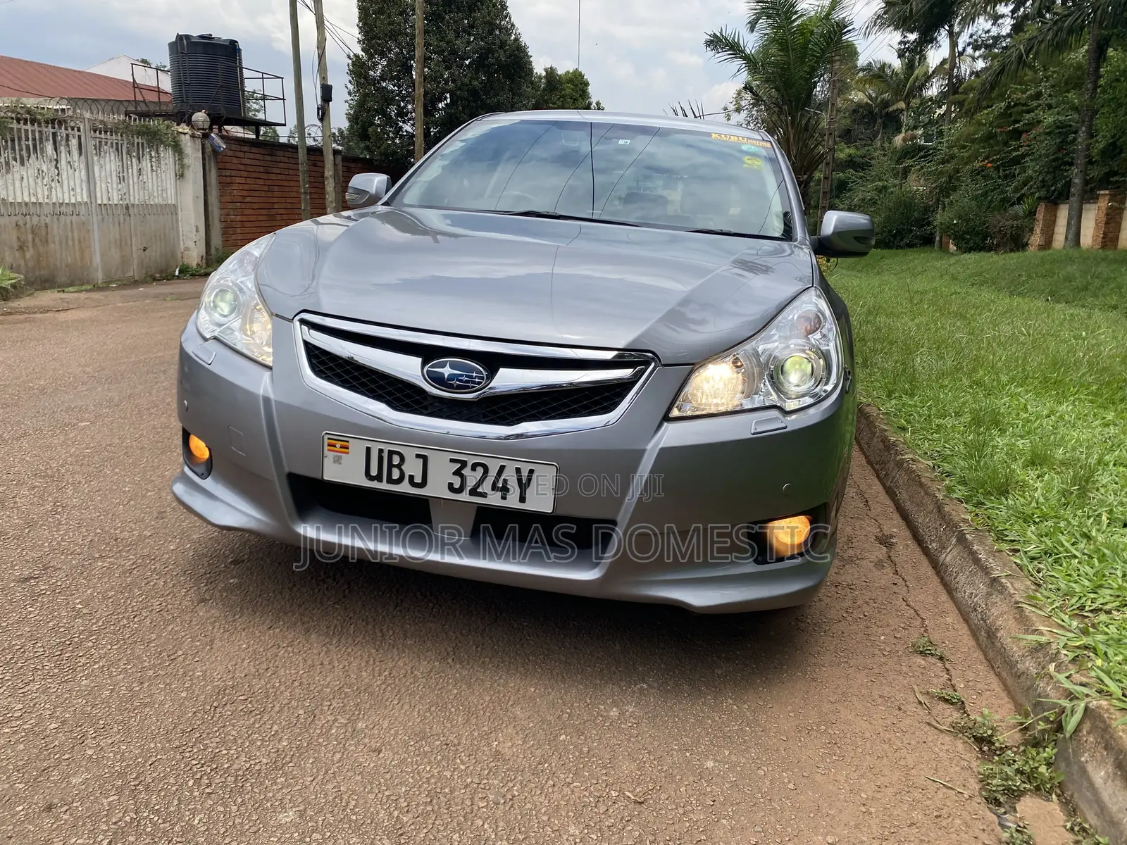 Subaru Legacy 2010 Silver