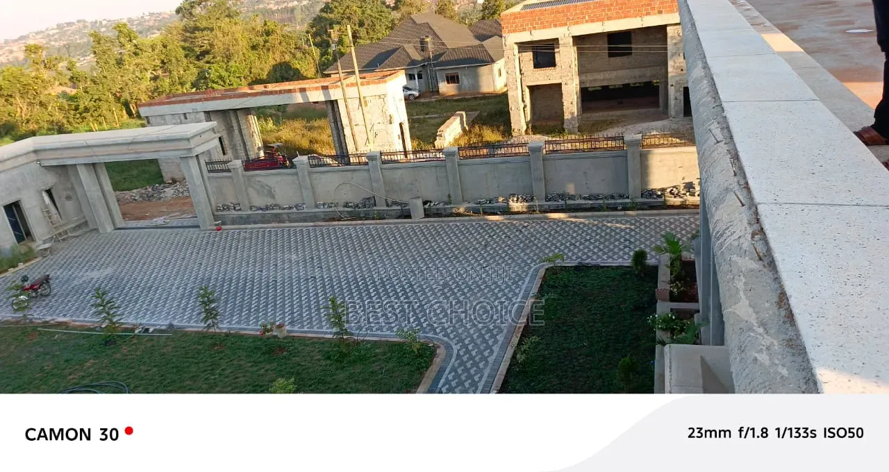 Expert Pavers Installation/Landscaping, Turning Lawns Into Luxury.