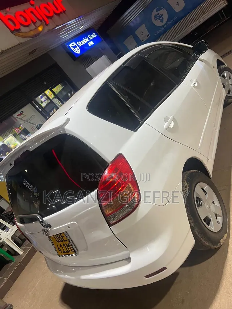 Toyota Corolla Spacio 2000 White