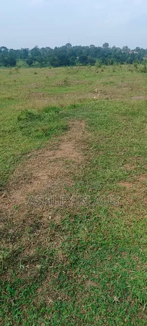5bdrm Bungalow in Wakiso for sale