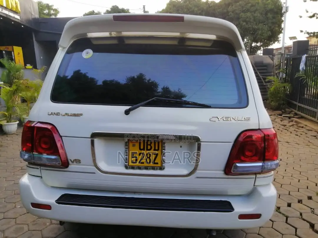 Toyota Land Cruiser Prado 2008 White