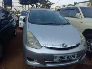 Toyota Wish 2005 Silver